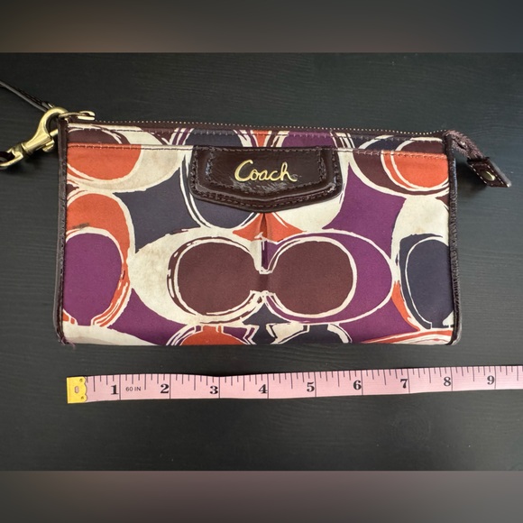 Coach Ashley Signature Scarf Print Wristlet - Picture 4 of 6